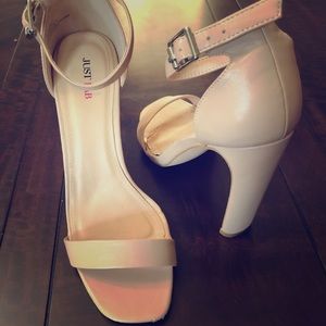 JustFab nude pink size 7 heels
